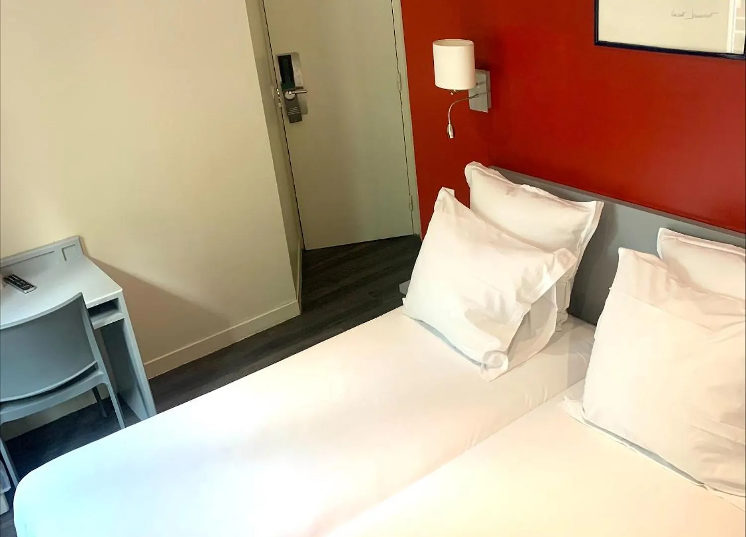 Hotel Hipotel Paris Belgrand Mairie Du 20Eme