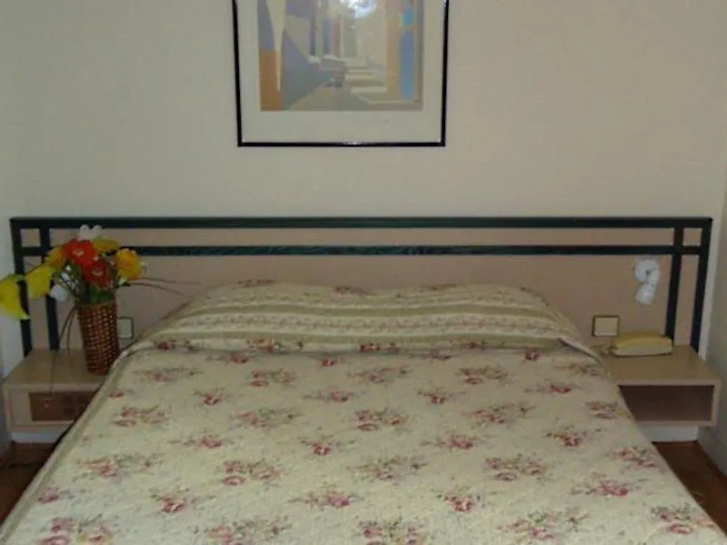 Hotel Hipotel Paris Belgrand Mairie Du 20Eme