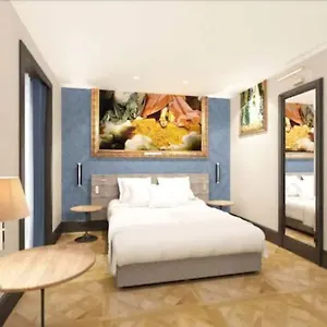 Eiffel Petit Louvre Otel