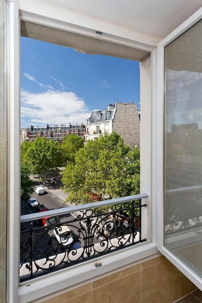 Hipotel Paris Belgrand Mairie Du 20Eme Hotel