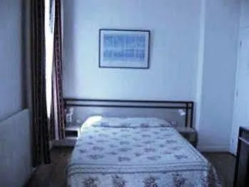 Hipotel Paris Belgrand Mairie Du 20Eme Hotel